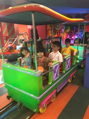 photo5801048963787368882_copy_289x386